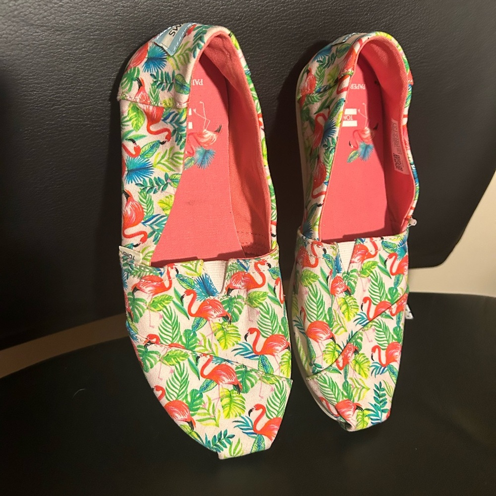 NWT Tom’s X Paper Source Flamingo Shoes